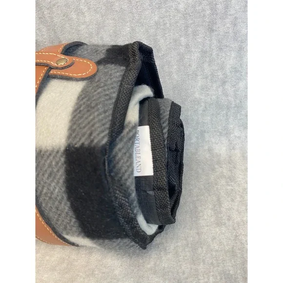 PortableAnd Outdoor Picnic Blanket Buffalo Check with Carry Straps‎ Waterproof - Picture 6 of 8